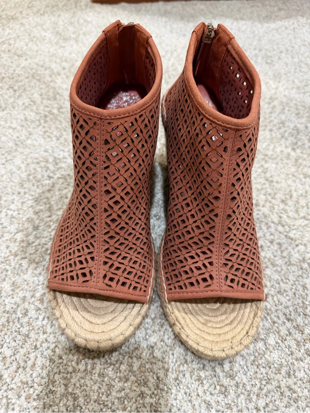 Vince Camuto Lereena Leather Wedge Sandals – Women’s Size 8M – Never Worn
